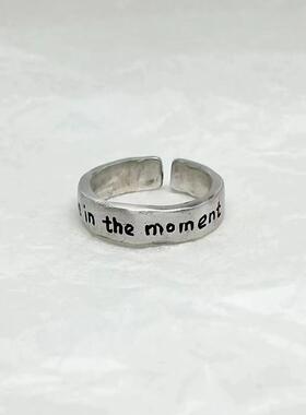 live in the moment活在当下文字戒指个性简约小众设计时尚指环