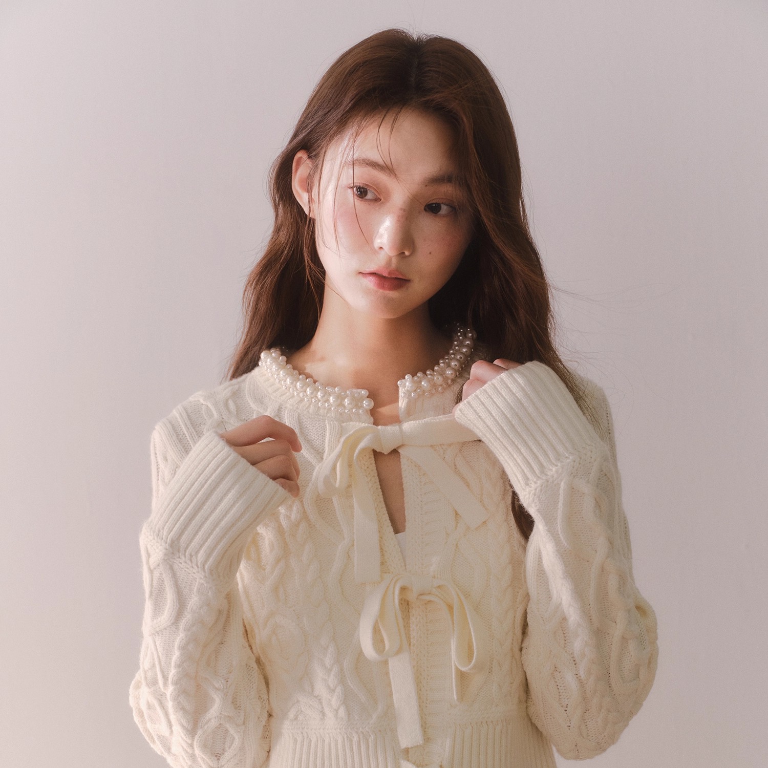 RECIT 复古钩针系带蝴蝶结短款针织开衫女秋冬手工珍珠领毛衣外套 - 图0