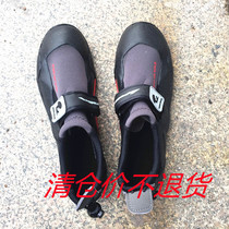 Brand new diving boots in water non-slip anti-stab male and female universal snorkeling beach Anadromous sandal fishing shoes Sailing