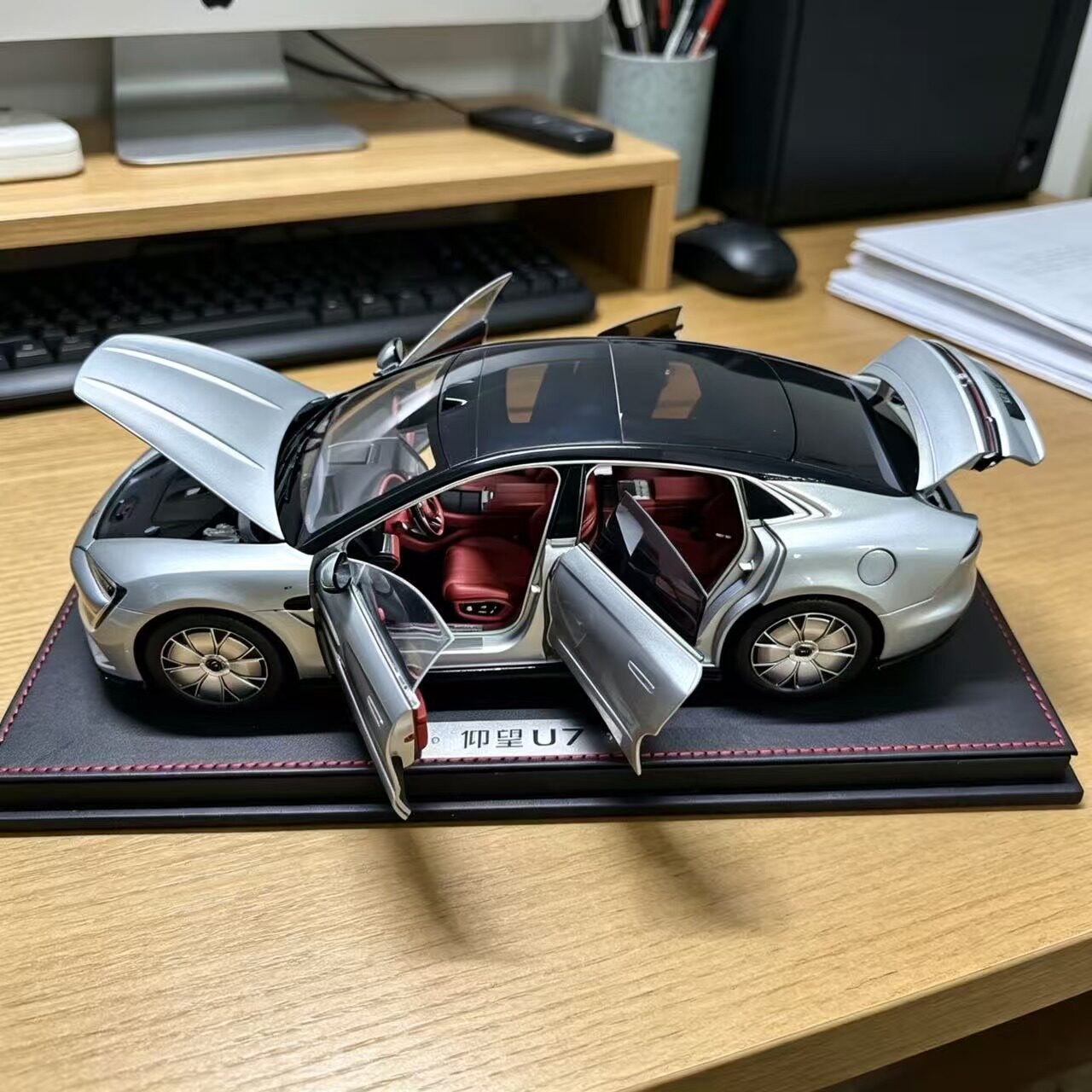 原厂1:18比亚迪仰望U7车模型 BYD高端轿跑合金仿真汽车模型收藏