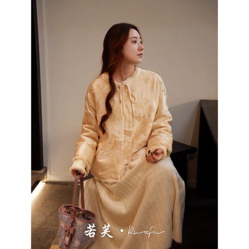 若芙｜【金羽流光】新中式重工刺绣外套女秋冬国风两面穿兔毛上衣 - 图1