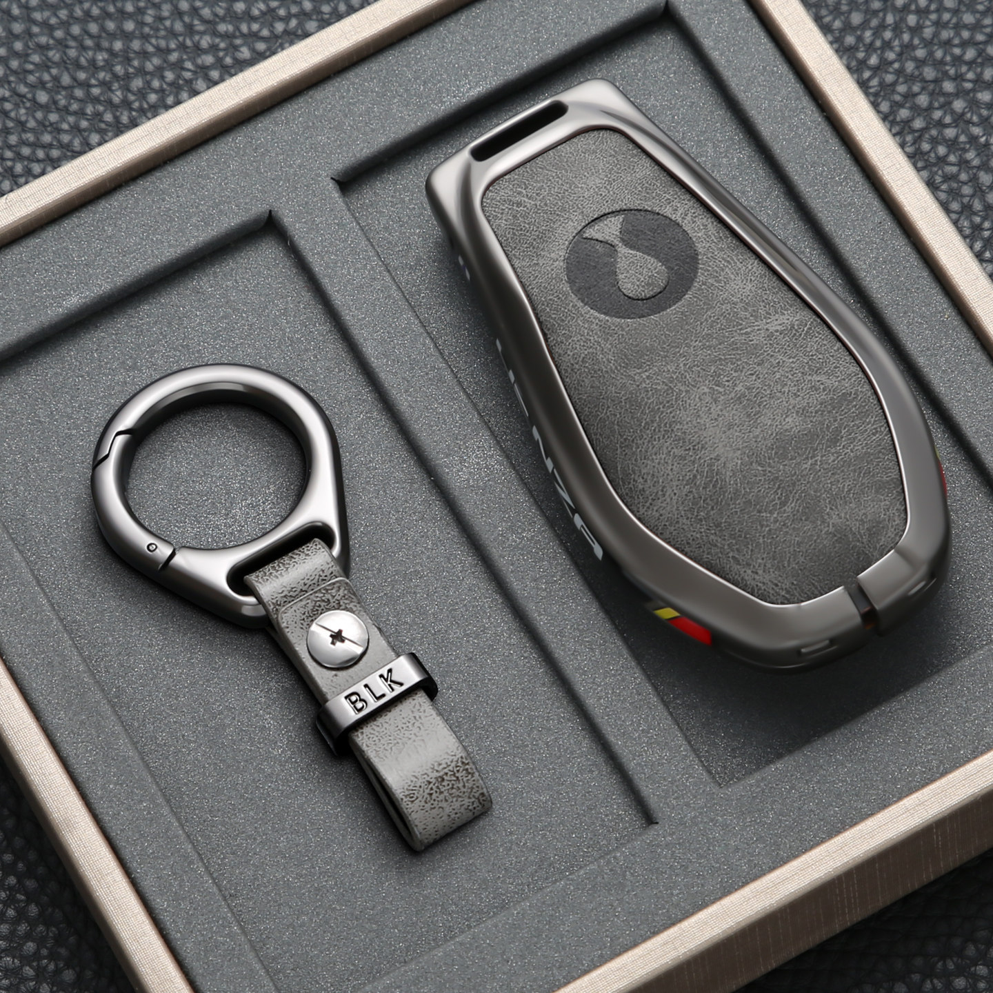 2026款腾势n9钥匙套25新款腾势N9高配版汽车专用金属包扣改装壳男