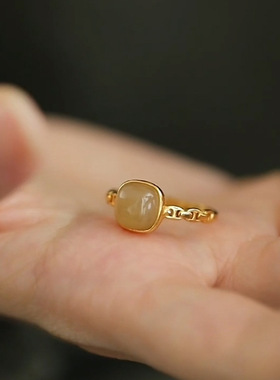 v金材质不掉色和田糖玉戒指女2024新款精致温柔方糖气质指环