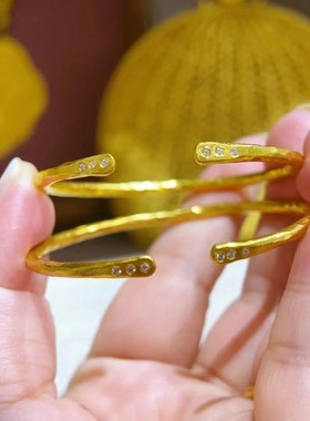 高品质v金材质点钻爆闪拉丝手镯女2024新款轻奢黄金色手饰品