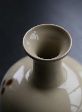 龙泉青瓷赵裕军手工简约陶瓷花瓶圆形北欧风格居家装饰轻奢花器