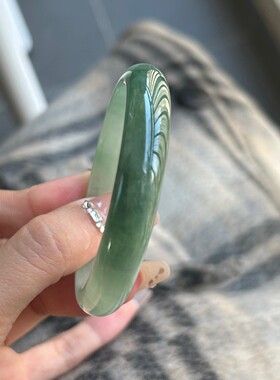 批发直销天然缅甸翡翠手镯冰种油青飘花半山水翡翠玉手镯正圈女款