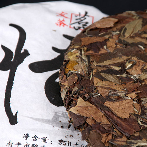 白茶茶叶陈年老寿眉福建白茶荒山贡眉八年陈原料福鼎政和老白茶饼 - 图3