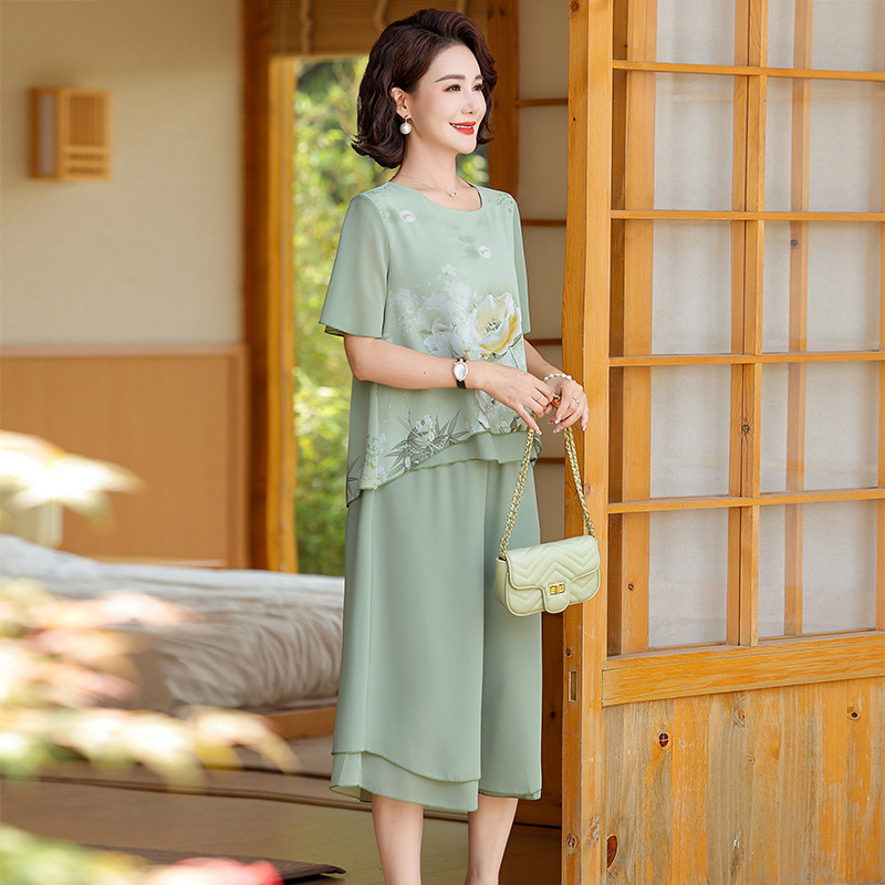 妈妈夏装套装2026新款洋气短袖上衣中老年人女装夏季时尚雪纺小衫