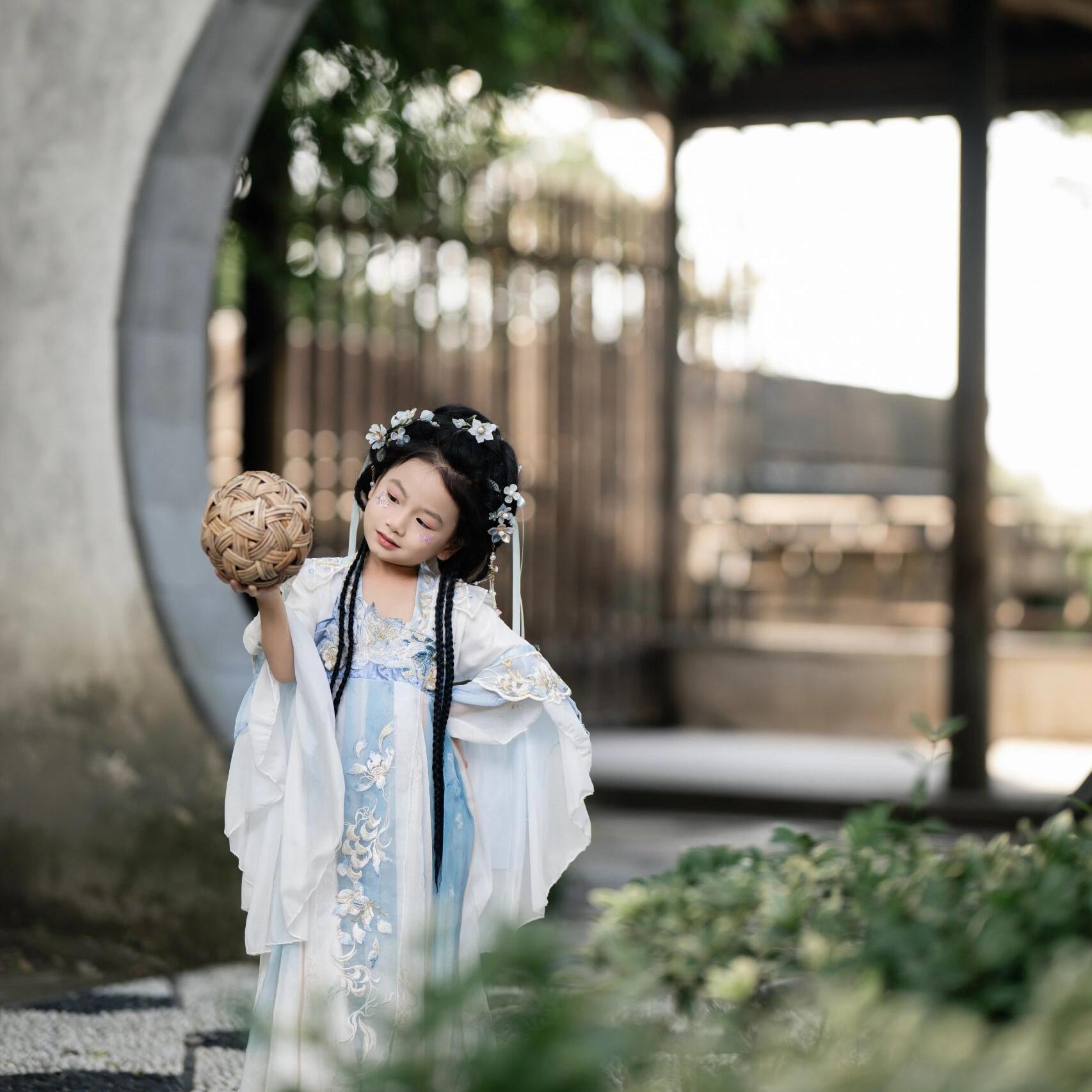 新款女童汉服蓝色荷花刺绣齐胸襦裙儿童国风小女孩古风连衣裙中秋 - 图0
