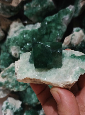 天然绿萤石晶簇原石水晶摆件