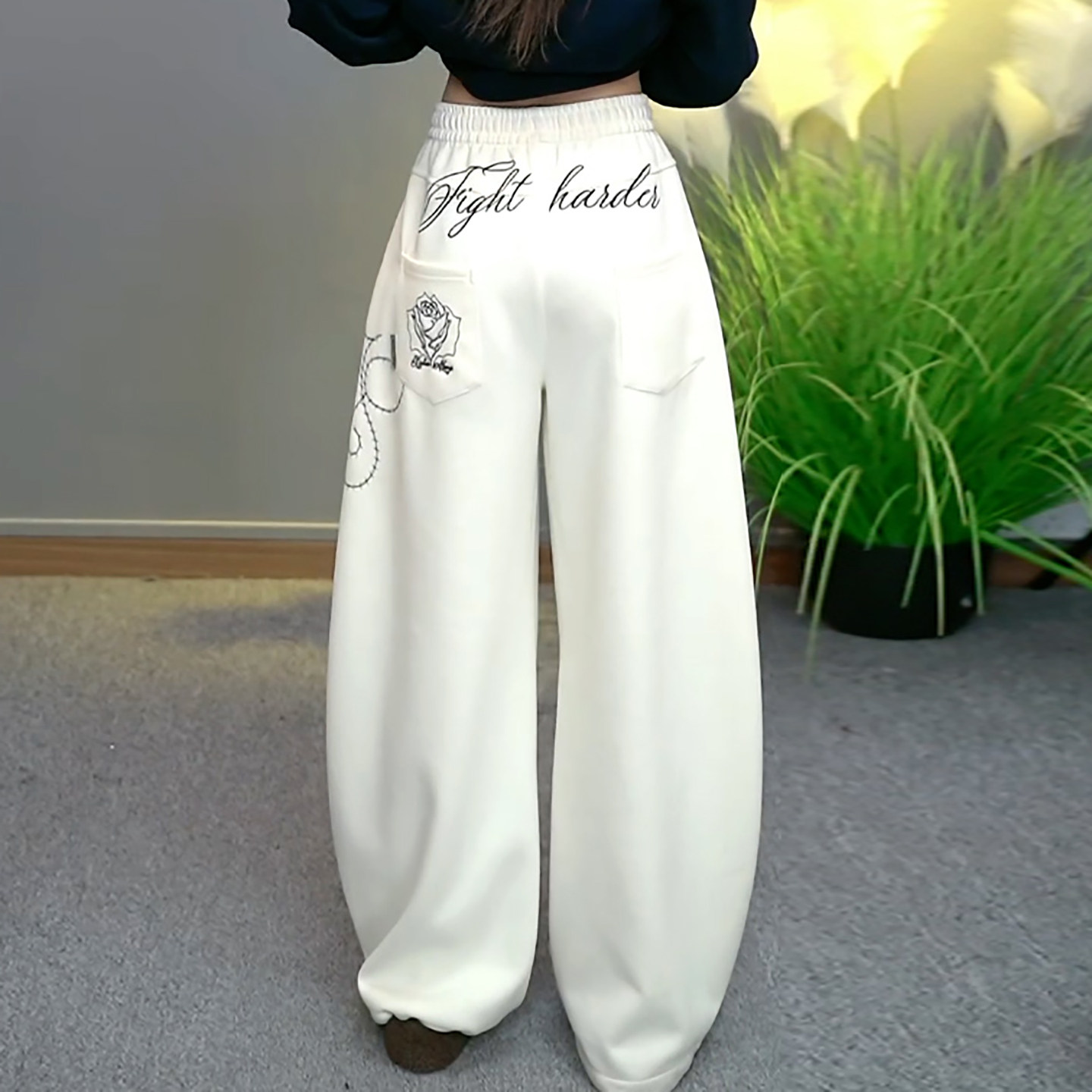 Ader米白色阔腿运动休闲卫裤女2026春季新款宽松刺绣百搭弯刀裤潮,淘宝优惠券,粉丝福利购,淘宝优惠卷