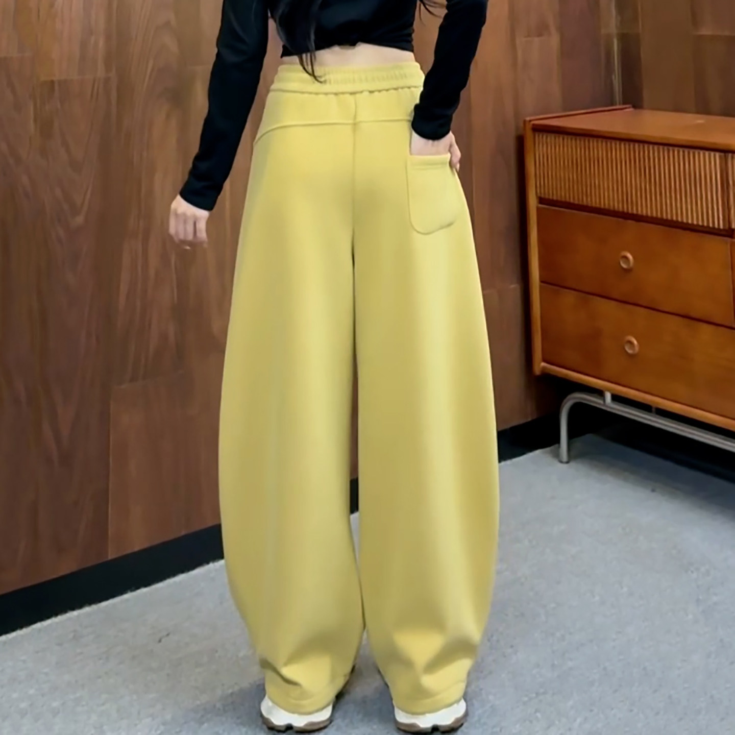 Ader加绒加厚保暖休闲卫裤女2025冬季新款时尚百搭高腰显瘦弯刀裤,淘宝优惠券,粉丝福利购,淘宝优惠卷