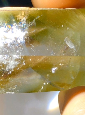 天然巴西星光绿幽灵水晶金字塔千层山吊坠绿满盆