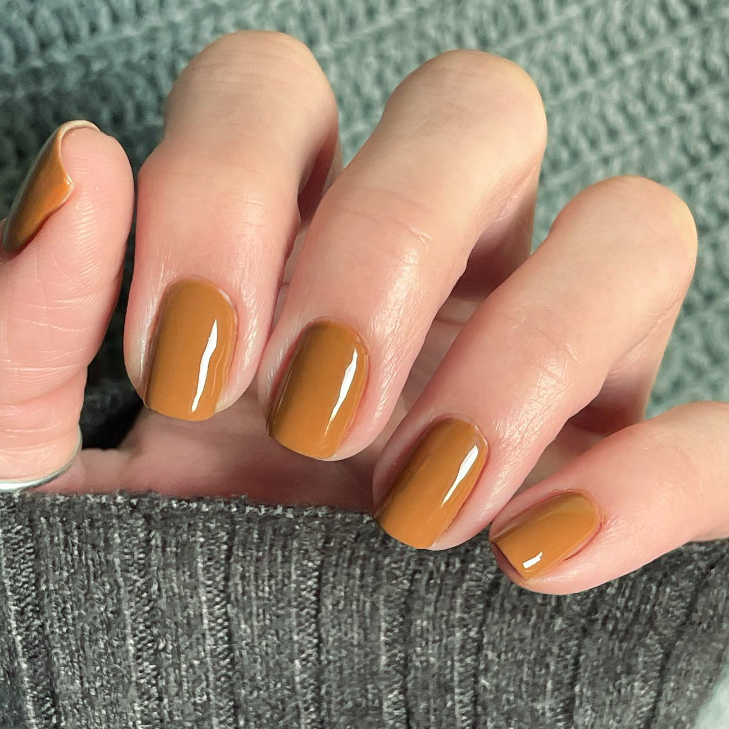 美国ESSIE指甲油1765浅黄棕枯黄MIDNIGHT DELIGHT卡其色黄褐免烤 - 图1