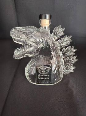 独立站哥斯拉威士忌酒瓶收藏版