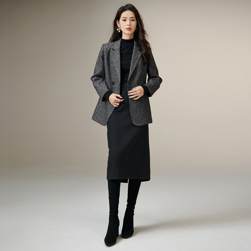 晚白2025年冬新款老钱静奢风粗花呢气质羊毛翻驳领西装夹棉外套女,淘宝优惠券,粉丝福利购,淘宝优惠卷