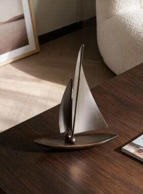 现代简约金属帆船摆件高级感
