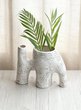 白色不规则陶瓷花瓶绿植装饰摆件