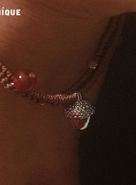 小橡木果红果编绳手链