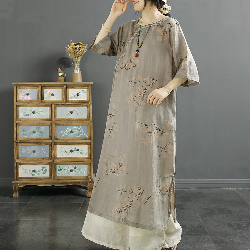  千秋飞燕连衣裙