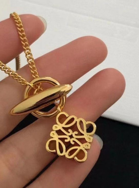 欧美轻奢镂空月饼项链女黄铜镀金