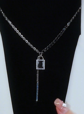 韩薇铜合金镀金黑锁毛衣链女气质