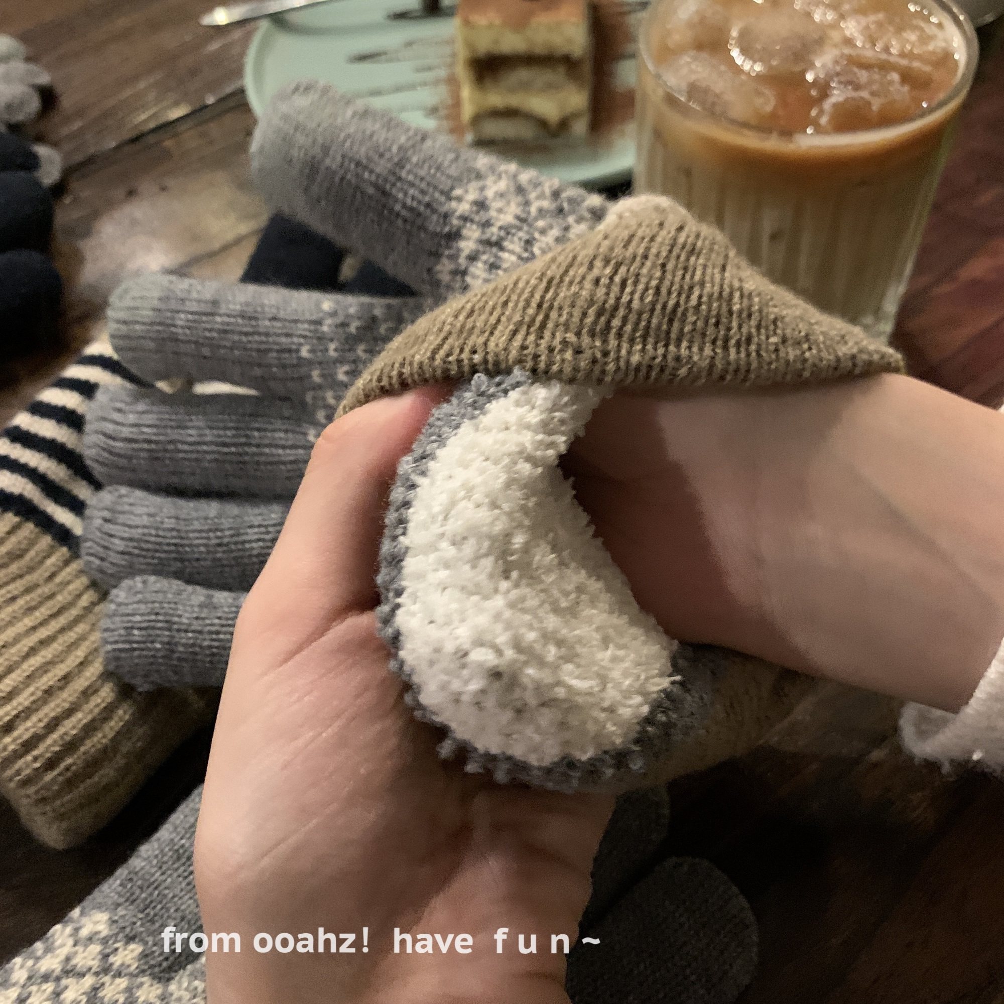 抗冻装备｜双层加绒 中性配色情侣秋冬保暖纯色骑车触屏手套男女,淘宝优惠券,粉丝福利购,淘宝优惠卷