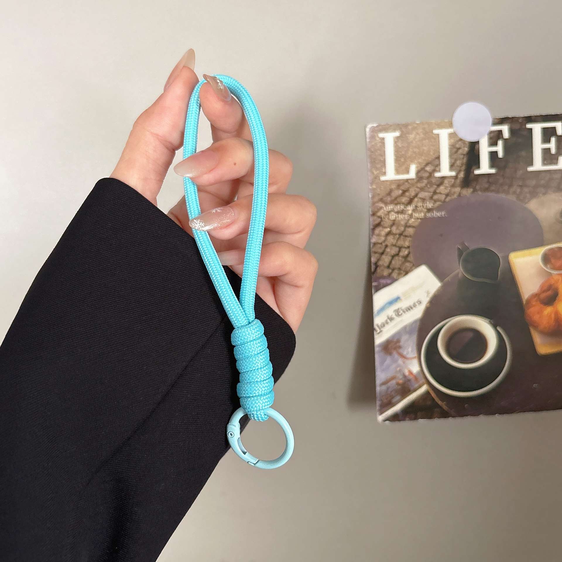 Factory ready stock short keychain lanyards, various solid color woven hand bowl rope lanyards, hand hanging anti-lost ropes, bag ropes