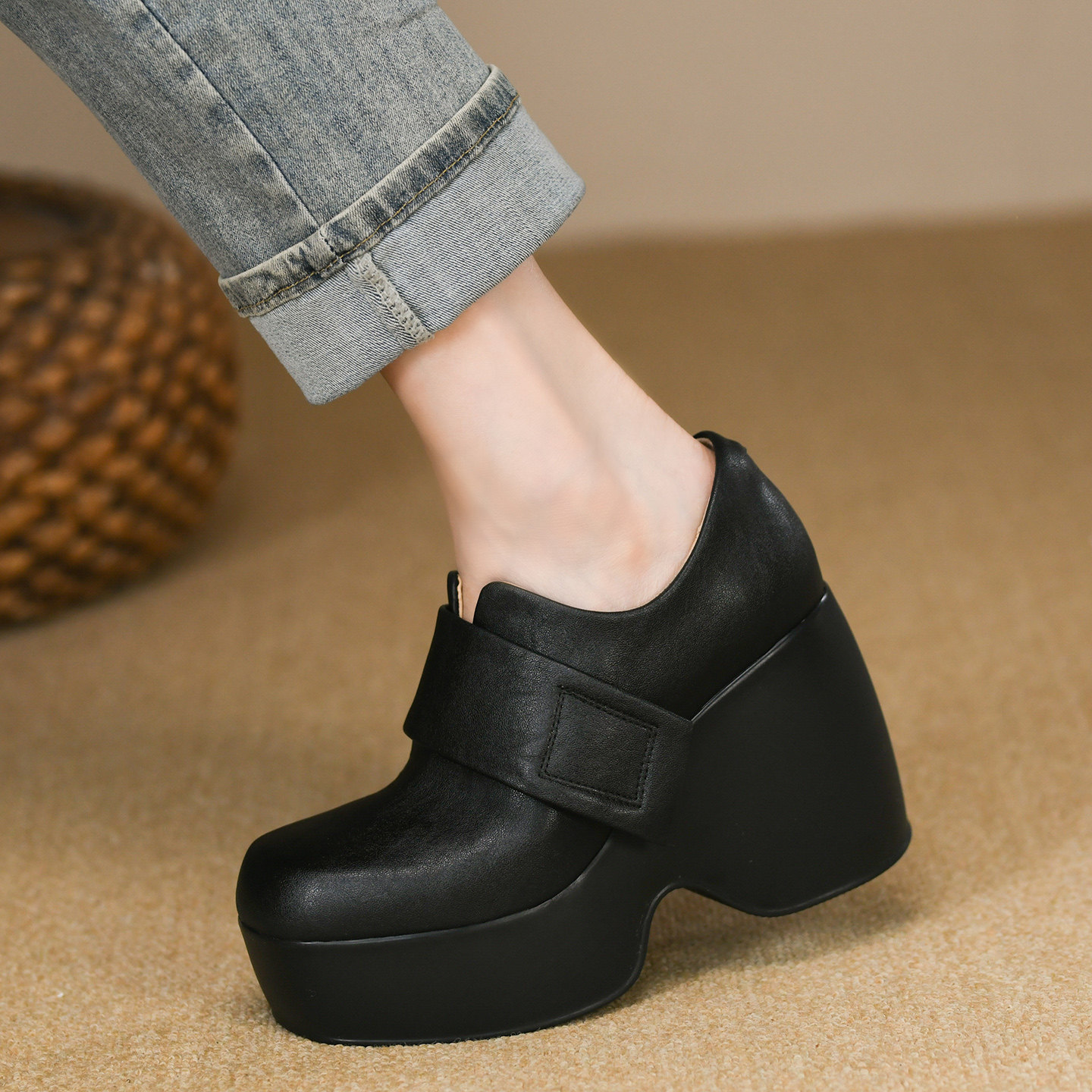 黑色英伦深口单鞋女粗跟秋季新款真牛皮魔术贴防水台高跟鞋女10cm,淘宝优惠券,粉丝福利购,淘宝优惠卷