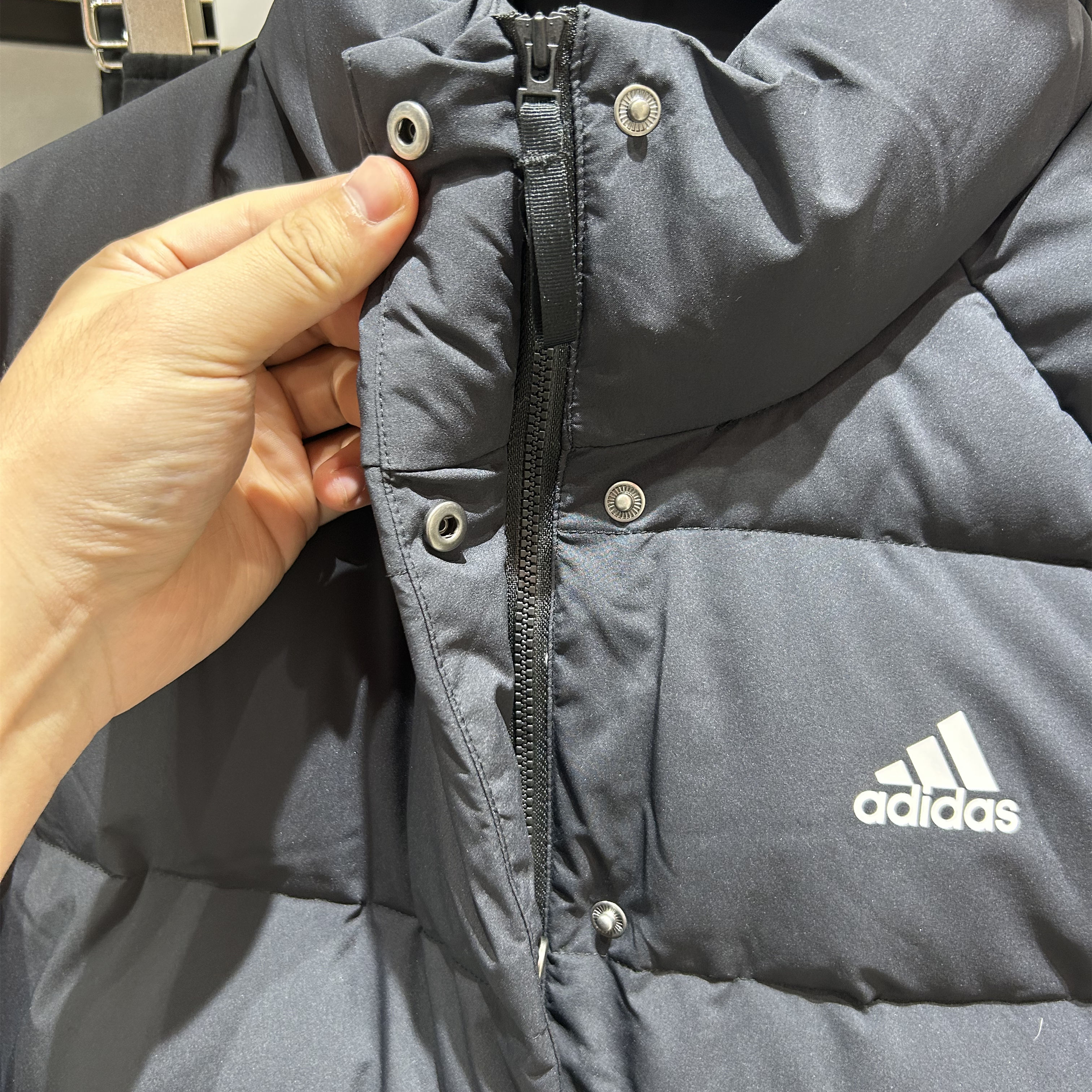 正品Adidas/阿迪达斯冬季女子立领休闲运动保暖羽绒服外套 HG8696