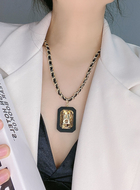 水晶B字母编织皮绳金属长女项链