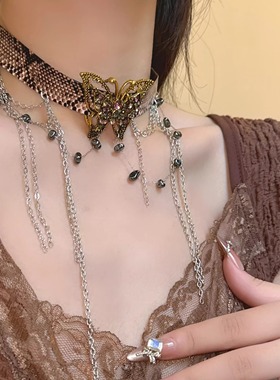豹纹皮质镶钻蝴蝶流苏项链choker