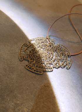 线条艺术手工铜丝金色吊坠定制