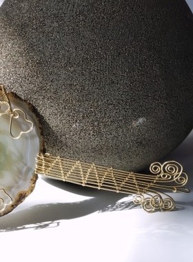 三晒定制女原创设计手工金属绕线玛瑙切片云朵琵琶中国风项链吊坠