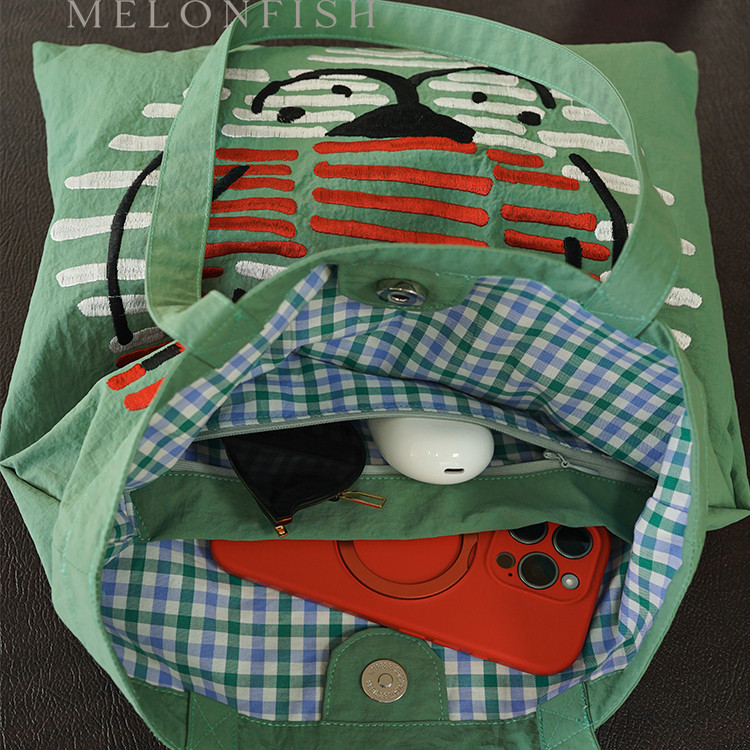 MELONFISH秋冬原创呆萌老虎刺绣进口尼龙可爱帆布单肩通勤电脑包S,淘宝优惠券,粉丝福利购,淘宝优惠卷