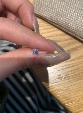 如蝶在野 薰衣草紫~mini四叶草耳骨钉钛钢小巧耳蜗钉高级感耳钉