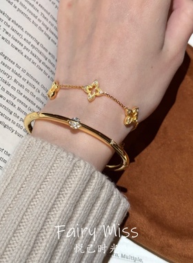 莫桑飞碟极简轻奢爆闪钻贵妃手镯