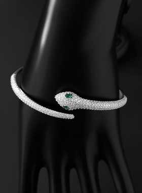 灵蛇手镯女绿眼蛇形开口镯银手环个性轻奢ins潮送女友气质