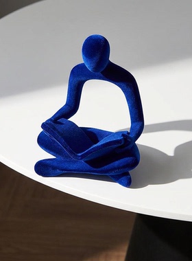 家居简约蓝毛绒人物雕塑摆件