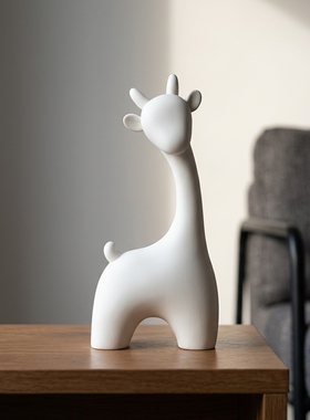 简约白色长颈鹿装饰摆件
