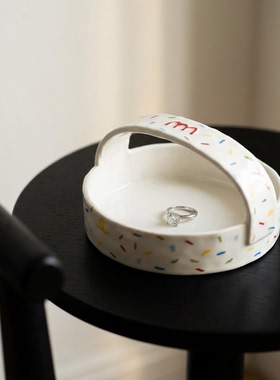 可爱彩色点纹陶瓷手柄碗摆件