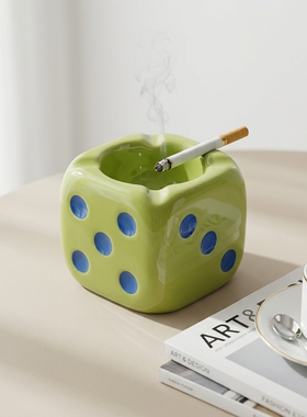 创意陶瓷骰子烟灰缸客厅摆件