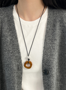 doudoustore天然石黑皮绳项链