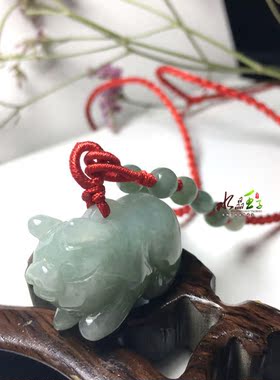 天然翡翠生肖挂件玉吊坠