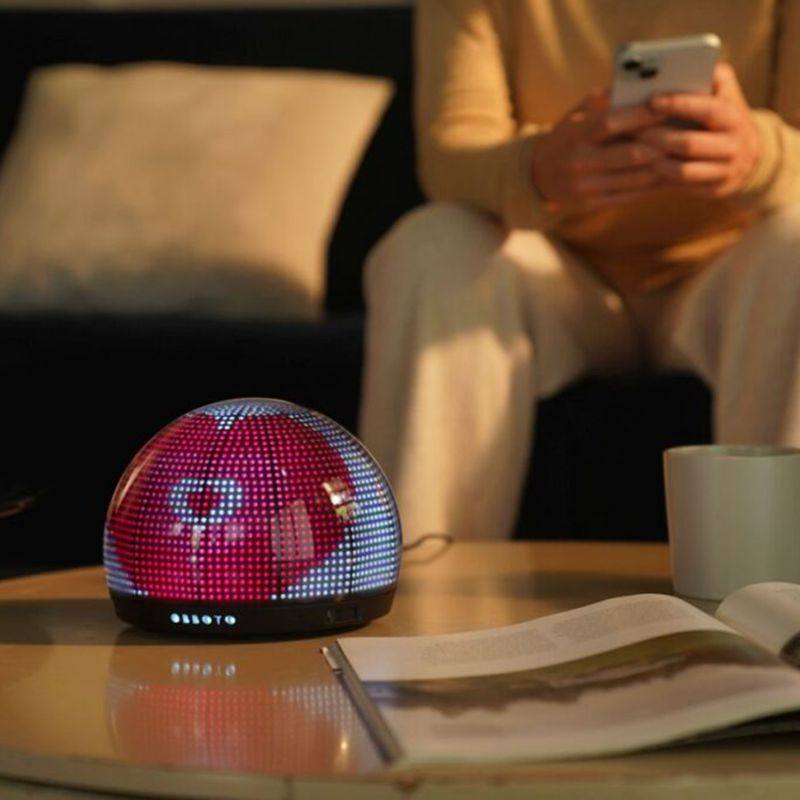 SwitchBot OBBOTO Sphere 桌面 AI 陪伴精灵像素球 球形桌面灯,淘宝优惠券,粉丝福利购,淘宝优惠卷