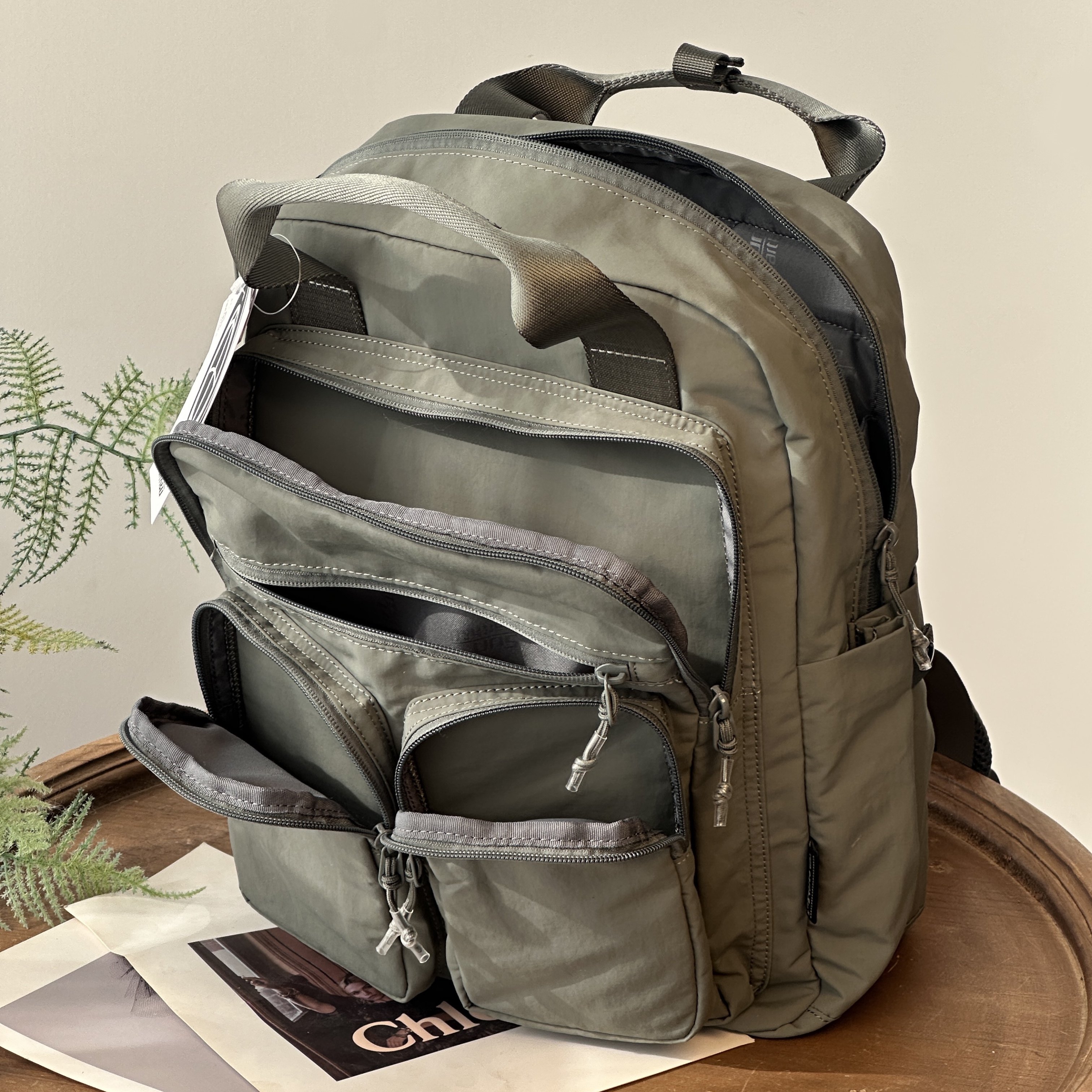 2025冬新款！专柜正品通勤防水双肩包男女大容量旅行背包轻便书包,淘宝优惠券,粉丝福利购,淘宝优惠卷