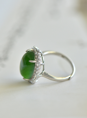 天然和田玉碧玉阳绿蛋面戒指s925银镶玉石女款时尚高档送朋友礼物