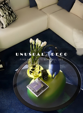 现代欧式极简样板间蓝色耳机小猪摆件客厅电视柜黑白玻璃花瓶摆件