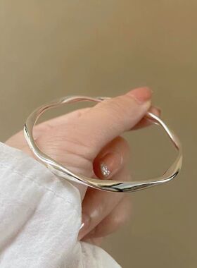 2022新款莫比乌斯环手镯年轻款手环小众设计感手链女镯子