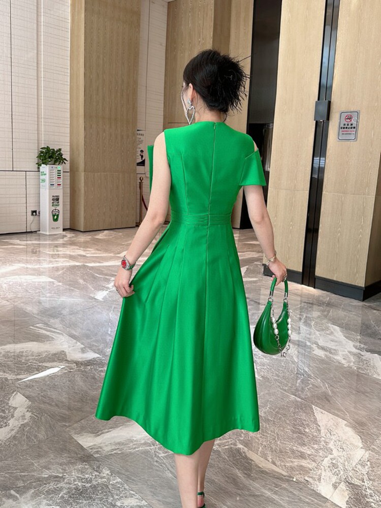 高端优雅名媛气质女人味连衣裙高级感蝴蝶结收腰礼服裙年会大摆裙